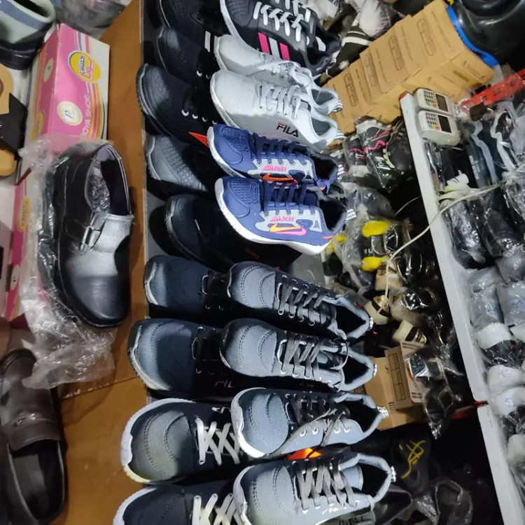 کفش کتانی حراجی دور دوخت سایز 37تا40 - نمای دوم