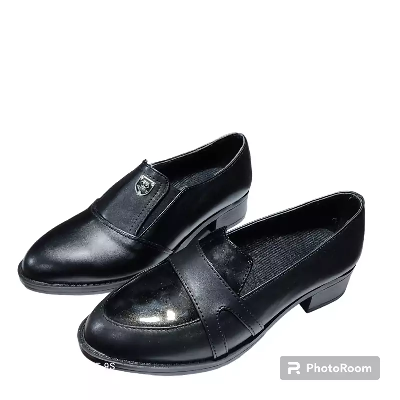 کفش زنانه پاشنه 4سانتی مدل ساعتی رویه چرم بیاله