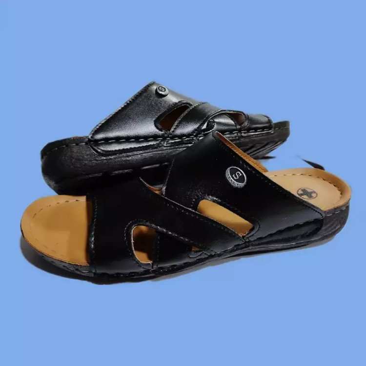 صندل طبی مردانه مدل پرهام - نمای پشت