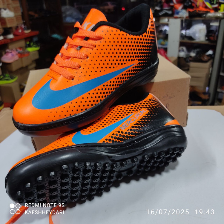 کفش فوتبال استوک ریز