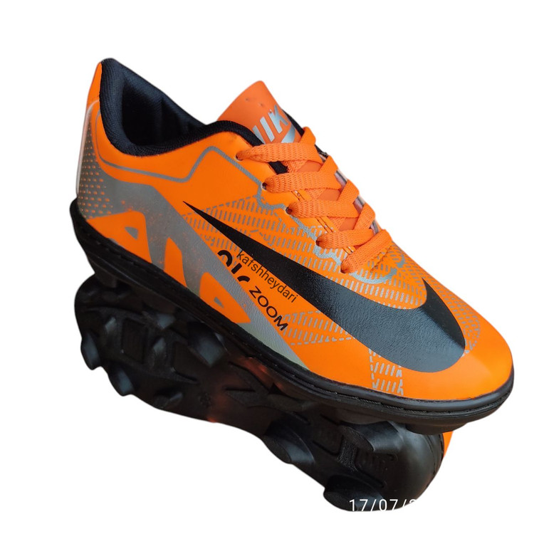 کفش فوتبال چمن طبیعی