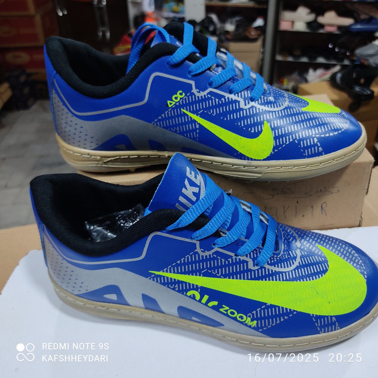 کفش فوتبال چمن مصنوعی