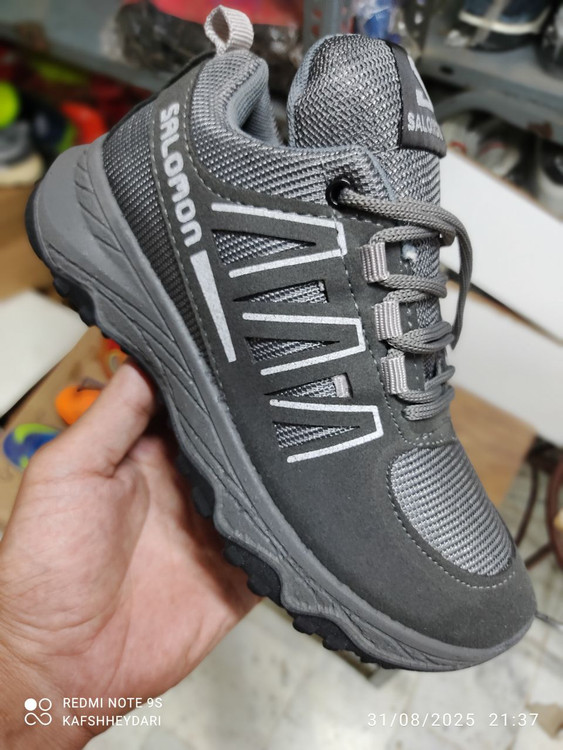 کتونی سالمون رنگ فیلی