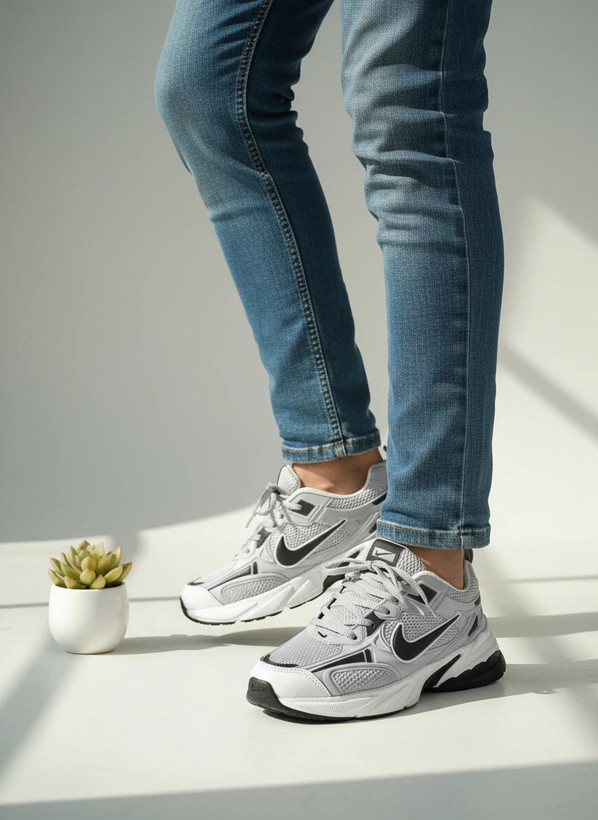 NIKE V2 کتونی نایک V2